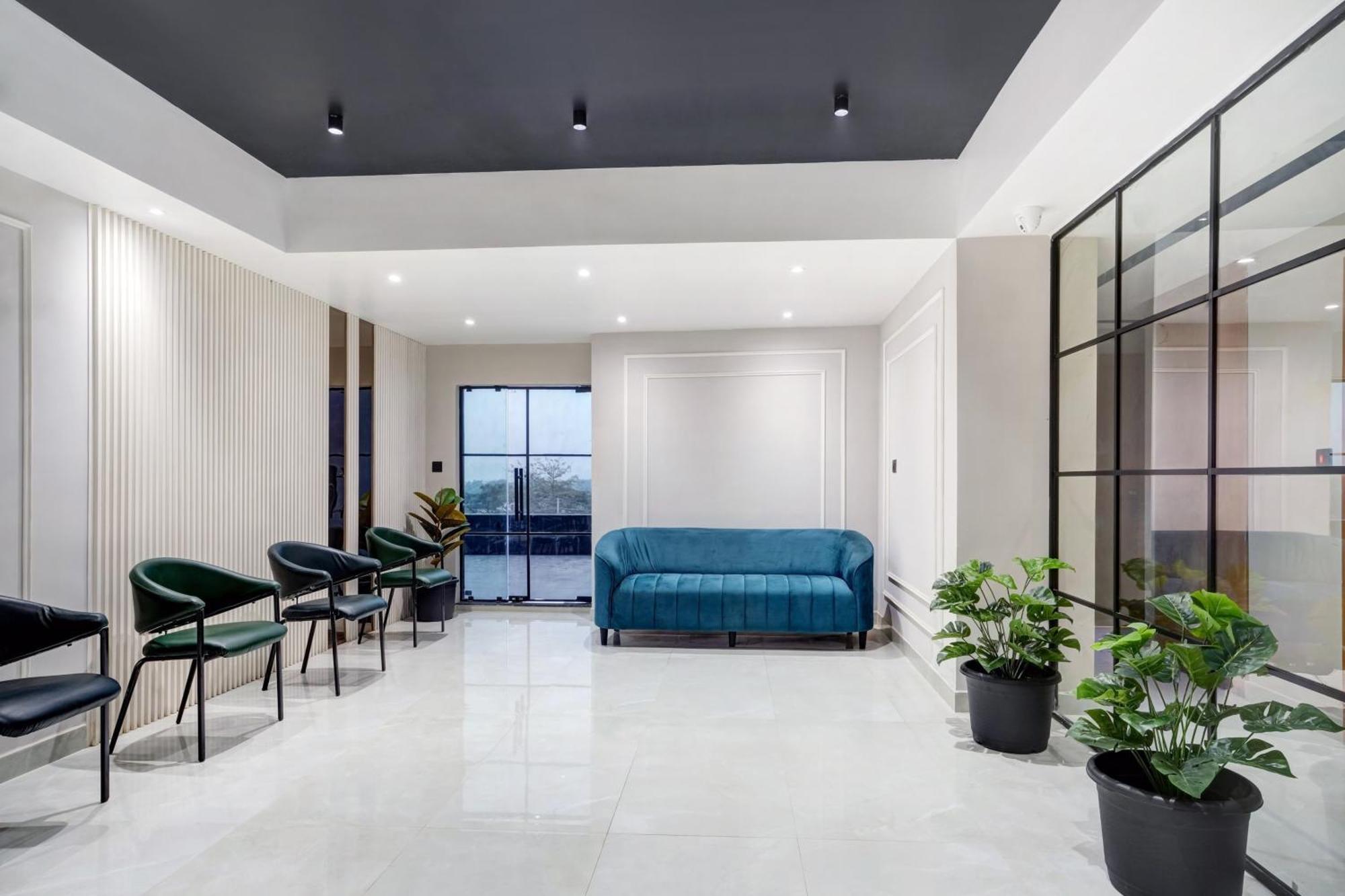 Townhouse Oak Sarusajai Stadium Dispur Exterior photo