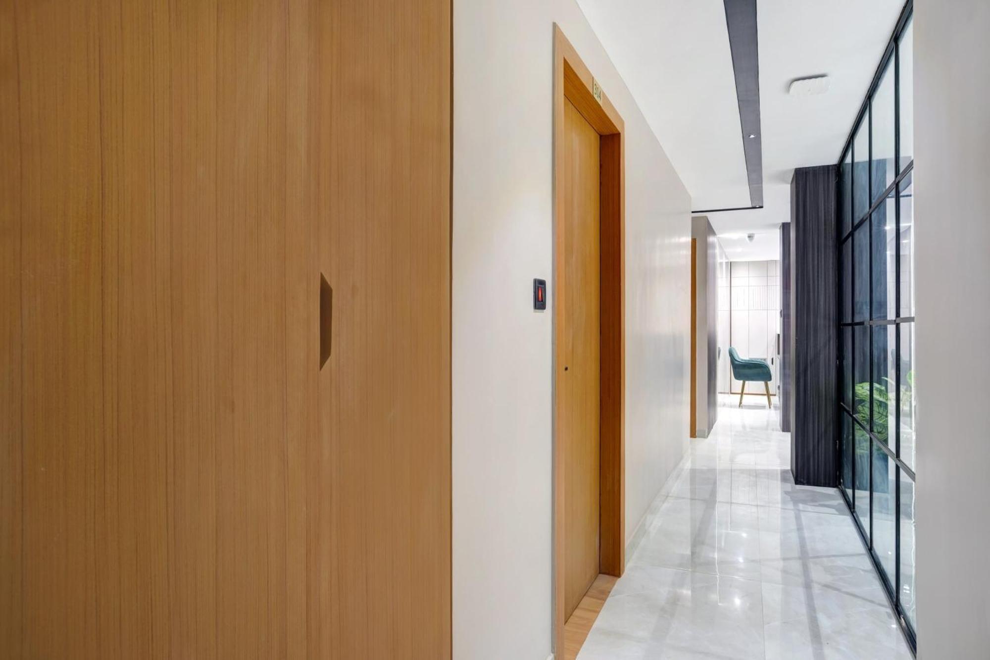 Townhouse Oak Sarusajai Stadium Dispur Exterior photo